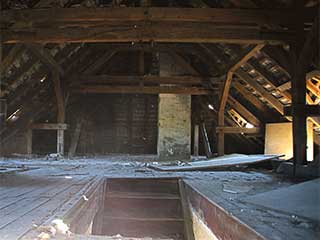 Mistakes Regarding Attic Cleaning | Attic Cleaning Glendale, CA Mistakes Regarding Attic Cleaning | Attic Cleaning Glendale, CA